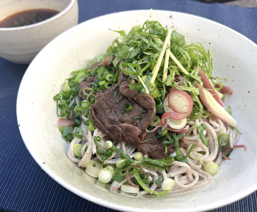 薬味マシ！冷やし肉つけそば<br />
