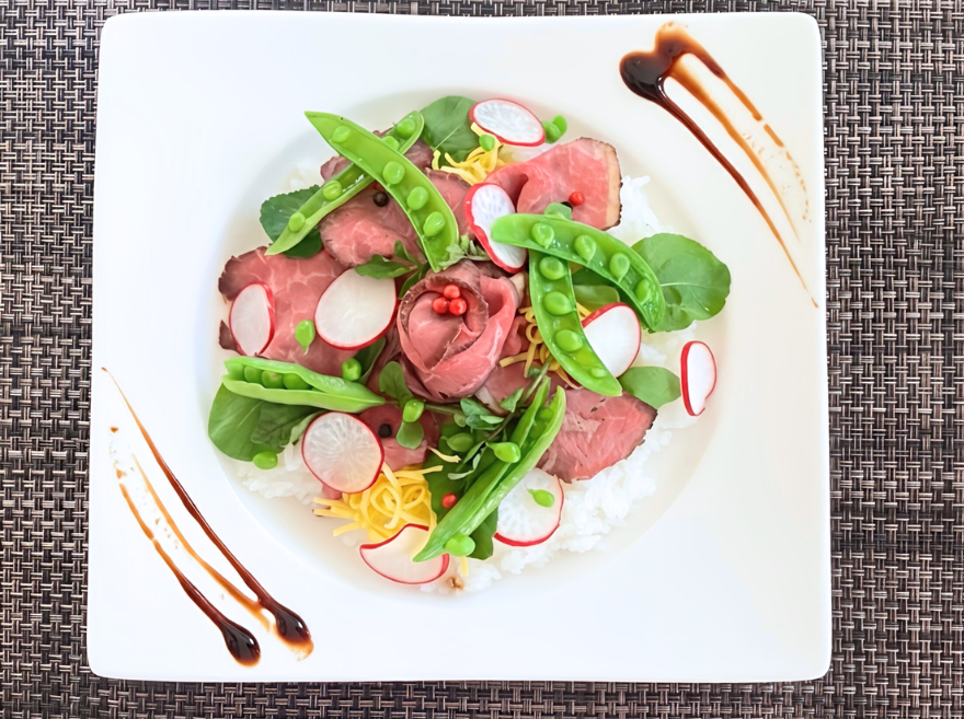 春のローストビーフ丼