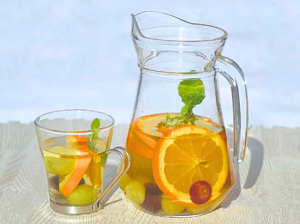 スペアミントとフルーツのサングリア