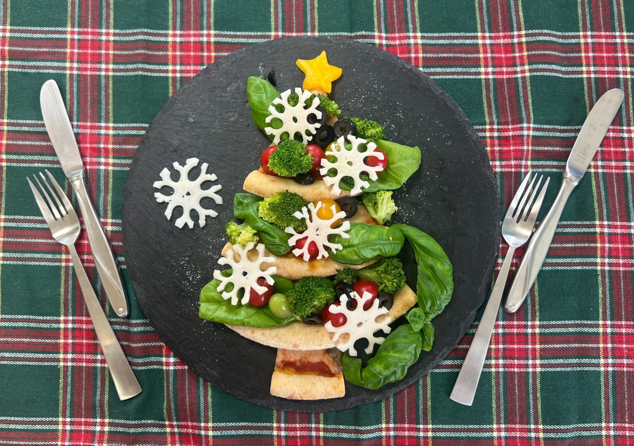 クリスマスツリーピザ